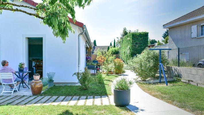 Warehouse to House Conversion by Frédérique Chevallier and Photographed by Hervé Pezzini