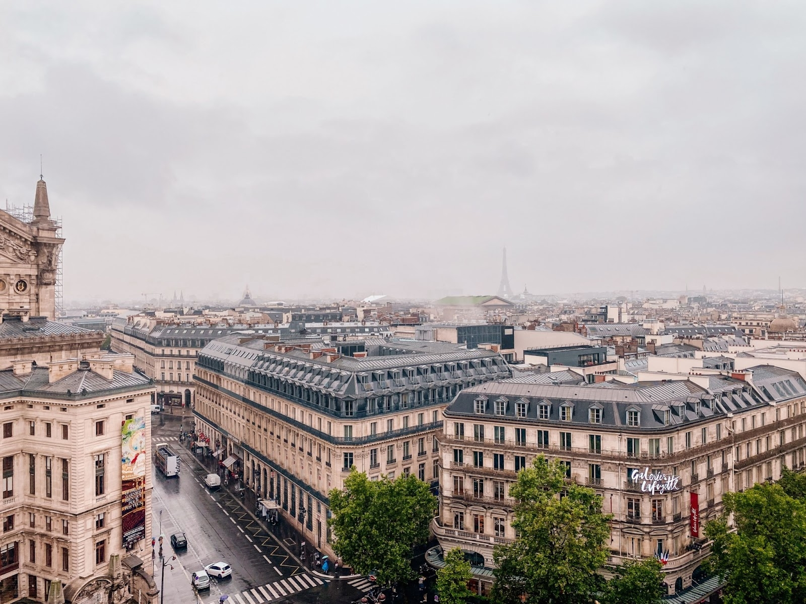 How Can You Recognise a Haussmannian Building?