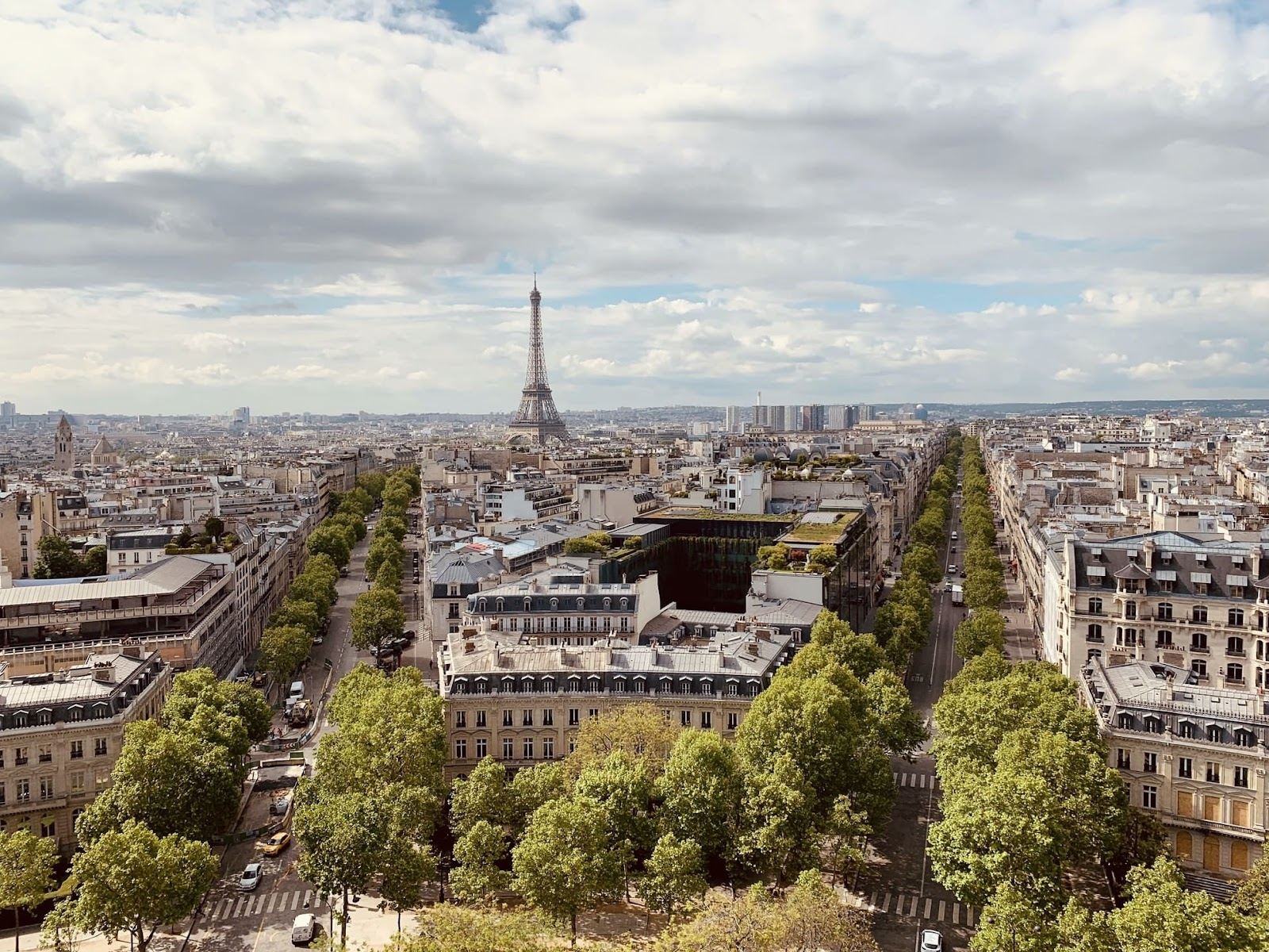 How Can You Recognise a Haussmannian Building?